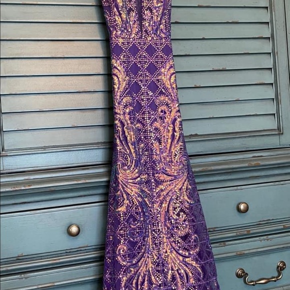 Prom Size 2 lace up back. Worn once. - Picture 4 of 4